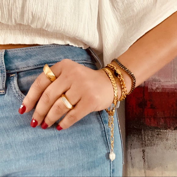 18k Gold Statement Minimalist Irregular Elevated Design Ring - Picture 6 of 9